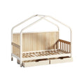 **Technische Titel in het Nederlands: Kinderbed met Houten Huizenstructuur en Opberglades**